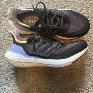 Adidas ultraboost 21 woman’s size 7